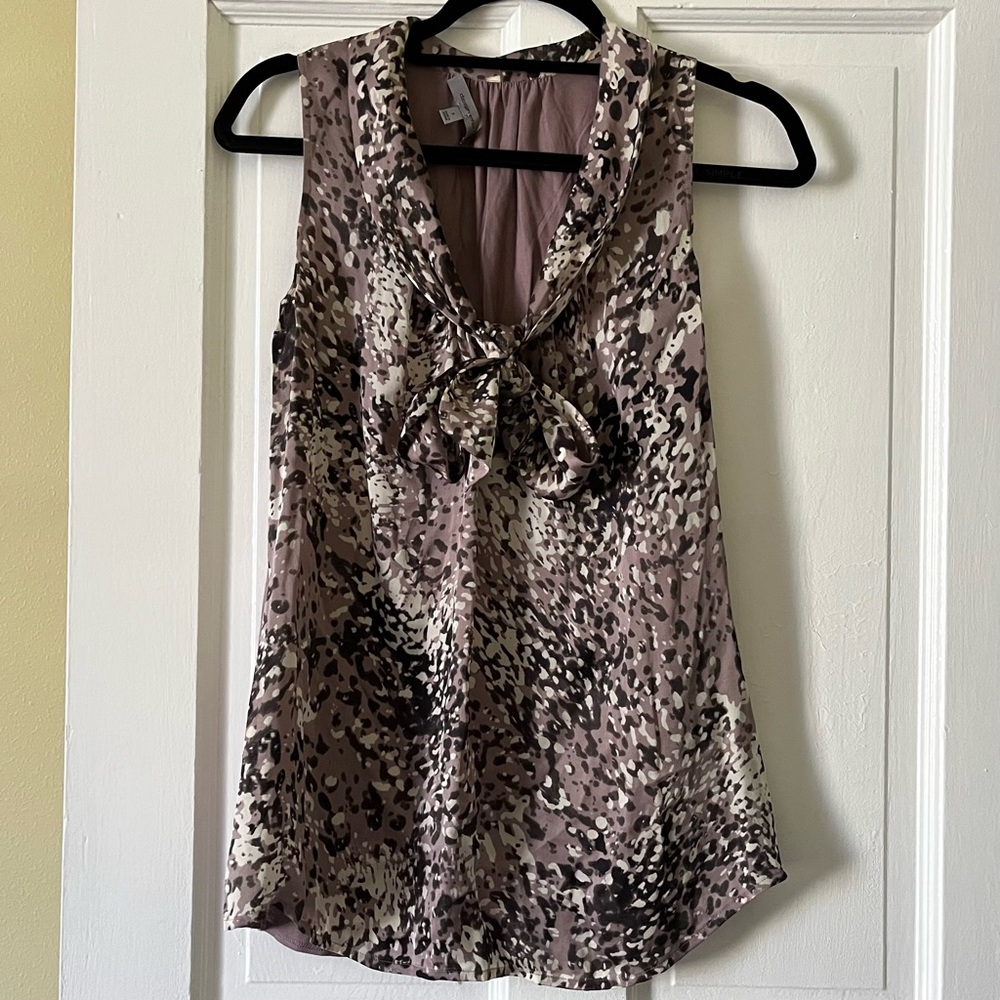 Classiques Entier Silk Pussy Bow Sleeveless Brown Printed Top, Small